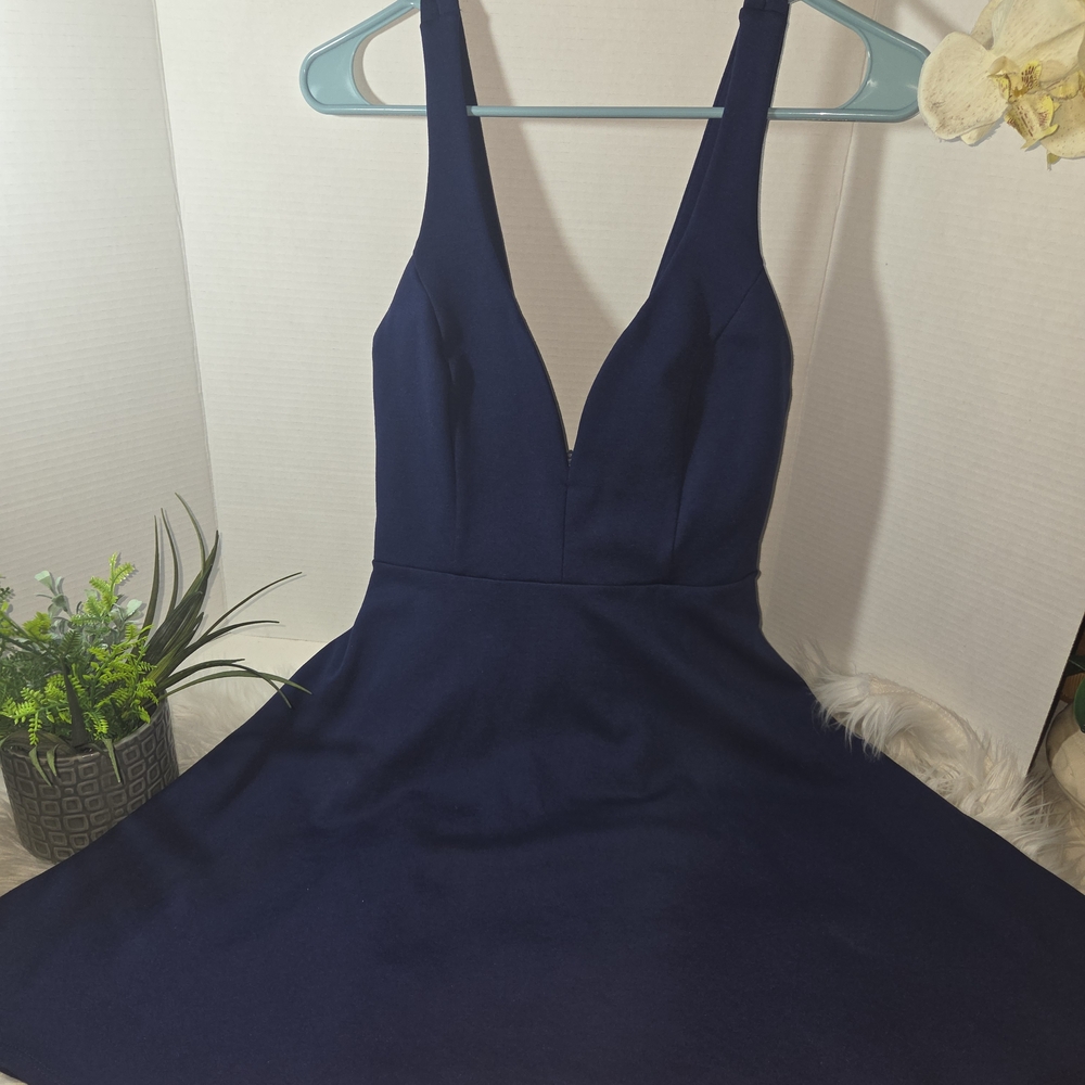 Lulus Navy Deep V Fit-and-Flare Mini Dress In Size M - Picture 3 of 8